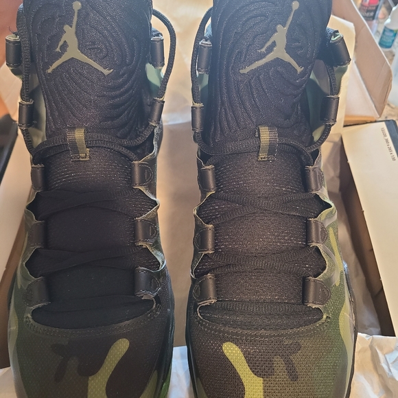 Jordan Green Camo XX8 - Picture 2 of 4